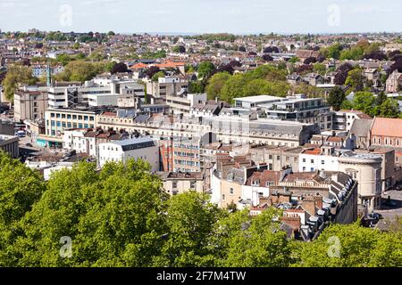 Queens Road, Bristol UK - vom Cabot Tower in Brandon Hill Park, Bristol UK aus gesehen Stockfoto