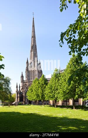 St. Mary Redcliffe Church, Bristol, Großbritannien – von Königin Elizabeth I. als „die schönste, schönste und berühmteste Pfarrkirche in England“ beschrieben. Stockfoto