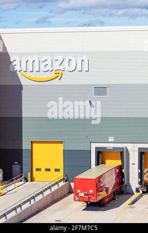 Amazon Warehouse uk mit Amazon Logo East Midlands Gateway SEGRO Logistics Park Junction 24 M1 East Midlands England GB Stockfoto