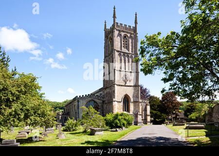 Die Pfarrkirche St. Mary the Virgin in der Cotswold-Stadt Wotton unter Edge, Gloucestershire, Großbritannien Stockfoto