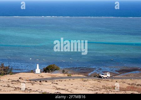 Spektakuläre Aussicht auf einen Krankenwagen und ein Korallenriff und eine Passage dazwischen im Hintergrund, Rodrigues Insel im Indischen Ozean, Mauritius Stockfoto