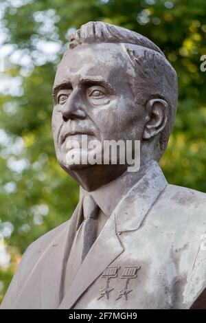 Weißrussland. Gomel. Denkmäler und Skulpturen. Denkmal für eine prominente Partei und Staatsmann, Minister für auswärtige Angelegenheiten der UdSSR A.A. Gromyko in seinem Hom Stockfoto