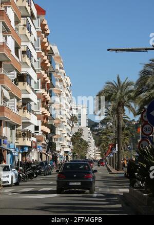 Passeig d'Agusti Font in der Küstenstadt Lloret de Mar an der Costa Brava in der Nähe von Calella in Katalonien Spanien EU 2019 Stockfoto