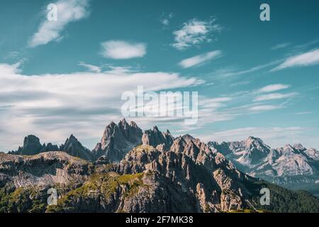 Blick auf die Cadini-Bergkette in den Dolomiten, Italien. Stockfoto