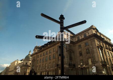 Wegbeschreibung Zum Buckingham Palace Stockfoto