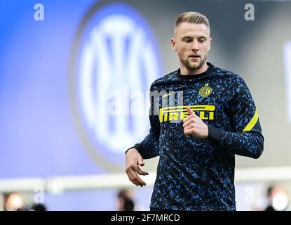 Mailand, Italien. April 2021. Milan Skriniar vom FC Internazionale erwärmt sich während des Fußballspiels der Serie A 2020/21 zwischen dem FC Internazionale und Sassuolo im San Siro Stadium.(Endstand; FC Internazionale 2:1 Sassuolo) (Foto von Fabrizio Carabelli/SOPA Images/Sipa USA) Quelle: SIPA USA/Alamy Live News Stockfoto