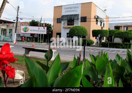 sao sebastiao do Passe, bahia/brasilien - 4. september 2013: Luiz Ventura Square, Downtown Sao Sebastiao do Passe, wo sich das Rathaus befindet. Stockfoto