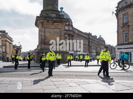 Die Polizei in Newcastle upon Tyne, Großbritannien, in der Readyness für einen Protest gegen ein Gesetz, das die Macht der Regierung und der Polizei erhöhen würde, am 20. März 2021 Stockfoto