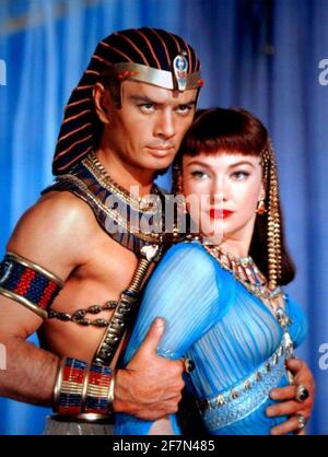 DIE ZEHN GEBOTE 1956 Paramount Picturfilm mit Yul Brynner Als Ramses II und Anne Baxter als Nefretiri Stockfoto