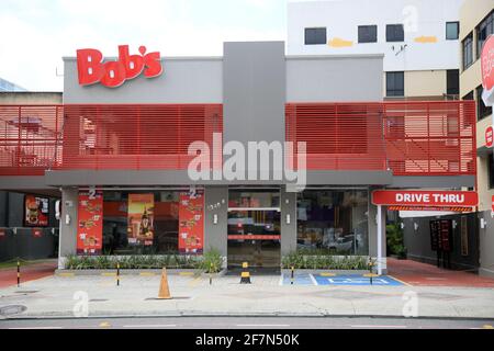 salvador, bahia, brasilien - 4. februar 2021: Fassade von Bobs Restaurant im Viertel Pituba in der Stadt Salvador. *** Ortsüberschrift *** Stockfoto