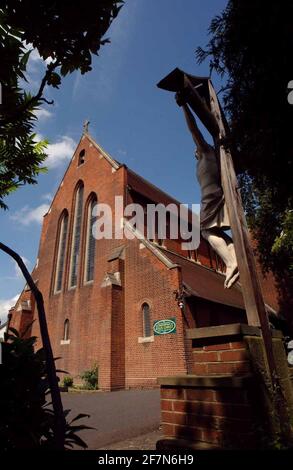 ST. BARNABUS KIRCHE IN BECKENHAM. 20. Juni 2002 PILSTON Stockfoto