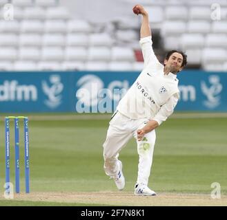 Chelmsford, Großbritannien. April 2021. CHELMSFORD ENGLAND - 08. APRIL: Worcestershire's Charlie Morris während des Championship Day einer von vier zwischen Essex CCC und Worcestershire CCC auf dem Cloudfm County Ground am 08. April 2021 in Chelmsford, England Credit: Action Foto Sport/Alamy Live News Stockfoto