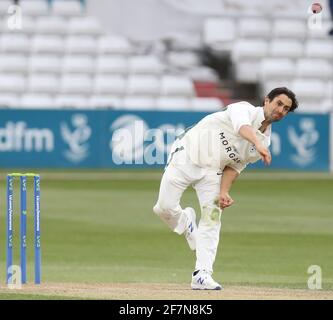 Chelmsford, Großbritannien. April 2021. CHELMSFORD ENGLAND - 08. APRIL: Worcestershire's Charlie Morris während des Championship Day einer von vier zwischen Essex CCC und Worcestershire CCC auf dem Cloudfm County Ground am 08. April 2021 in Chelmsford, England Credit: Action Foto Sport/Alamy Live News Stockfoto