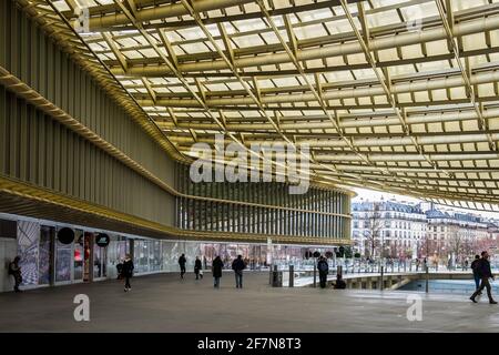 Paris, Frankreich, 2020. Februar, Blick auf das Westfield Forum des Halles auf Straßenniveau Stockfoto