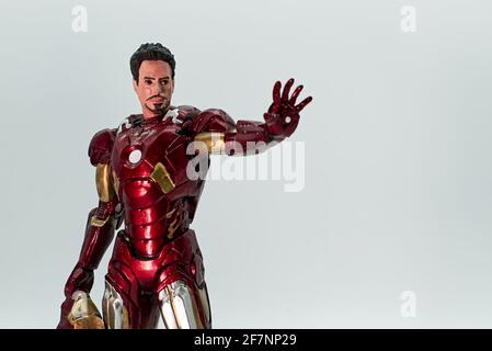 Iron man Action Figur isoliert auf weißem Hintergrund. Superhelden Comic-Bücher von Marvel. Leerer Raum für Text. Nahaufnahme Stockfoto