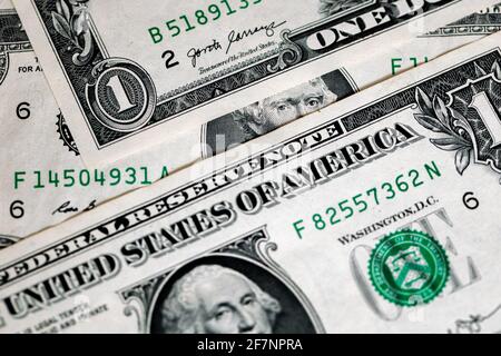 Thomas Jefferson guckt zu Designzwecken durch 1-Dollar-Banknoten Stockfoto