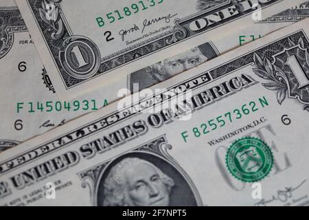 Thomas Jefferson guckt zu Designzwecken durch 1-Dollar-Banknoten Stockfoto