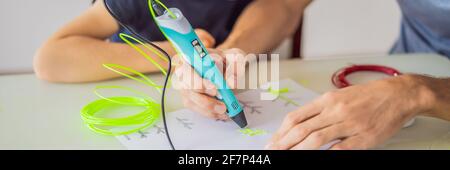 Junge und sein Vater mit 3d-Druck Zeichenstift. Creative, Freizeit, Technology Education Concept BANNER, LANGFORMAT Stockfoto