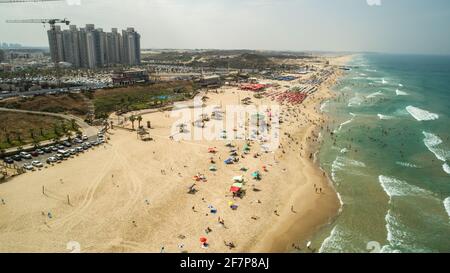 Luftaufnahmen der Küste von Rishon LeZion im Zentrum Israel schaut nach Süden Stockfoto