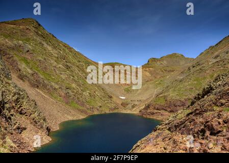 Estany Negre See, in der Nähe des Comapedrosa Gipfels (Andorra, Pyrenäen) ESP: Estany Negre, Cerca de la cumbre del Comapedrosa (Andorra, Pirineos) FR: Stockfoto