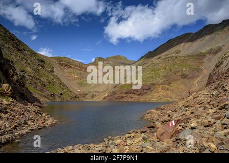 Estany Negre See, in der Nähe des Comapedrosa Gipfels (Andorra, Pyrenäen) ESP: Estany Negre, Cerca de la cumbre del Comapedrosa (Andorra, Pirineos) FR: Stockfoto