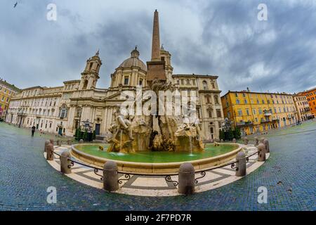 Brunnen der vier Flüsse auf der Piazza Navona von Gian Lorenzo Bernini Stockfoto