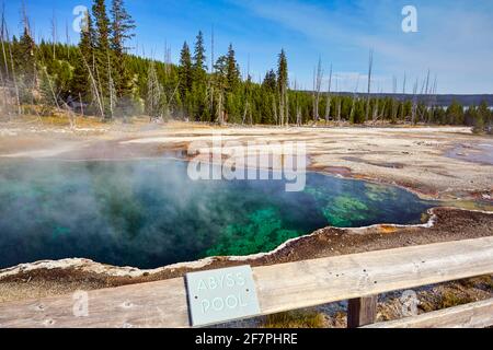 Abyss Pool im Yellowstone National Park. Wyoming. USA. Stockfoto