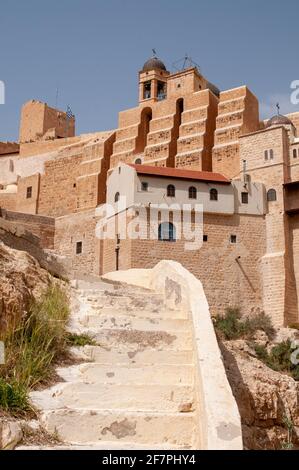 Die Heilige Lavra von Saint Sabbas, auf syrisch als Mar Saba [Marsaba] bekannt, ist ein griechisch-orthodoxes Kloster mit Blick auf das Kidron-Tal an einem Punkt auf halber b Stockfoto