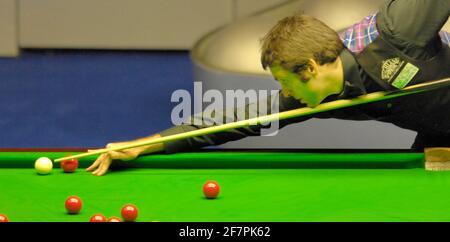 MEISTER SNOOKER BEI WEMBLEY RONNIE O'SULLIVAN WÄHREND SEINES VIERTELFINALES MIT KEN DOHERTY 18/1/2007 BILD DAVID ASHDOWNTECK SPEC. Nikon D2X mit 800 asa 1/125 Sek. und einem 400-mm-F2,8-Objektiv mit F2,8 MASTERS SNOOKER Stockfoto