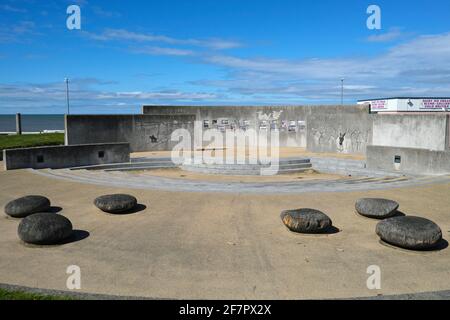 Das Betonierte Amphitheater, Das Teil Des Drift Parks Ist Auf Der Promenade Von Rhyl In Nordwales Stockfoto