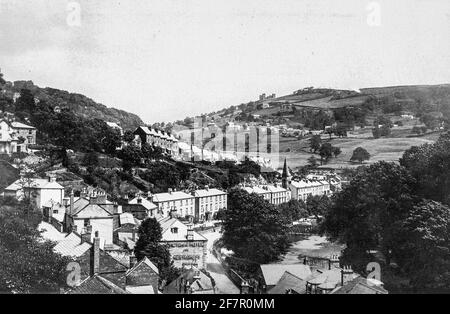 Schwarz-Weiß-Archivfoto von Matlock Bath ein Dorf im Derbyshire Peak District England, das Anfang des 20. Jahrhunderts aufgenommen wurde. Stockfoto