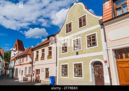 CESKE BUDEJOVICE, TSCHECHISCHE REPUBLIK - 14. JUNI 2016: Traditionelle Häuser in Ceske Budejovice. Stockfoto