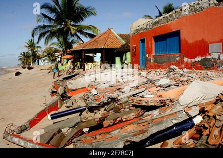 belmonte, bahia / brasilien - 19. juli 2009: In der Stadt Belmonte wird am Meer eine Zerstörung durch Meerwasser beobachtet. *** Lokale Capt Stockfoto