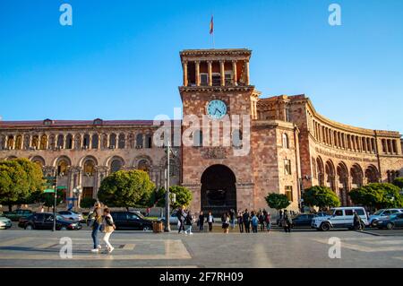 Jerewan, Armenien - 31. Oktober 2019: Platz der Republik, der zentrale Platz von Jerewan in Armenien Stockfoto