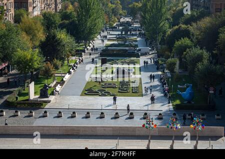 Jerewan, Armenien - 31. Oktober 2019: Cafesjian Center for the Arts im Cascade Complex in Jerewan, Armenien Stockfoto