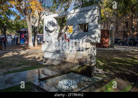 Jerewan, Armenien - 31. Oktober 2019: Denkmal für Sayat Nova, einen bekannten armenischen Dichter und Komponisten, in der Innenstadt von Jerewan, Armenien Stockfoto