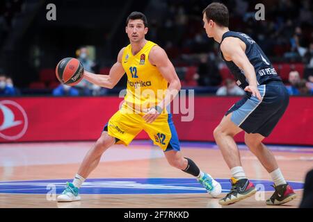 09-04-2021: Basketbal: BC Zenit Saint Petersburg / Maccabi Tel Aviv: Sint Petersburg SAINT PETERSBURG, RUSSLAND - 9. APRIL: John DiBartolomeo von BC Maccabi Tel Aviv, Kevin Pangos von BC Zenit während des EuroLeague-Spiels der Turkish Airlines zwischen Zenit St. Petersburg und Maccabi Playtika Tel Aviv am 9. April 2021 im Ubileyny Sport Palace in Sankt Petersburg, Russland (Foto: ANATOLIY MEDVED/Orange PicBilder) Stockfoto