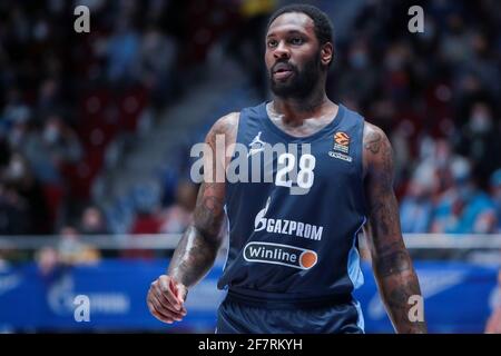 09-04-2021: Basketbal: BC Zenit Saint Petersburg / Maccabi Tel Aviv: Sint Petersburg SAINT PETERSBURG, RUSSLAND - 9. APRIL: Tarik Black von BC Zenit während des EuroLeague-Spiels der Turkish Airlines zwischen Zenit St. Petersburg und Maccabi Playtika Tel Aviv am 9. April 2021 im Ubileyny Sport Palace in Sankt Petersburg, Russland (Foto: ANATOLIY MEDVED/Orange PicBilder) Stockfoto