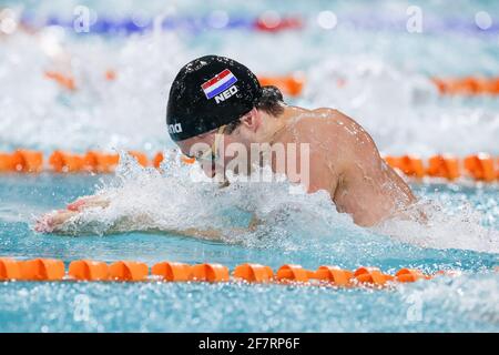 EINDHOVEN, NIEDERLANDE - APRIL 9: Arno Kamminga aus den Niederlanden startet beim 50-m-Brustfinale der Herren während der Eindhoven Qualification Mee Stockfoto