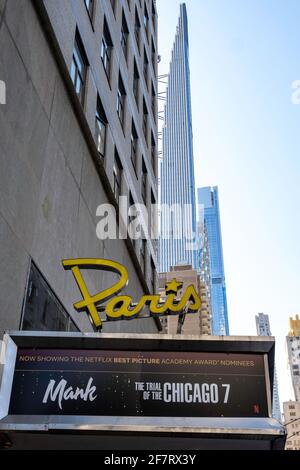 Paris Theatre Marquee in New York City, USA April 2021 Stockfoto