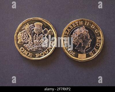 LONDON, Großbritannien - CA. MÄRZ 2021: 1 Pfund Münzgeld (GBP), Währung von Großbritannien Stockfoto