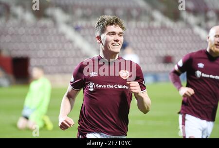 Tynecastle Park, Edinburgh, Schottland. VEREINIGTES KÖNIGREICH. April 21. Scottish Championship Match.Hearts vs Alloa Hearts Euan Henderson erzielt 3. Tor Credit: eric mccowat/Alamy Live News Stockfoto