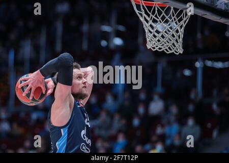 09-04-2021: Basketbal: BC Zenit Saint Petersburg / Maccabi Tel Aviv: Sint Petersburg SAINT PETERSBURG, RUSSLAND - 9. APRIL: Mateusz Ponitka von BC Zenit während des EuroLeague-Spiels der Turkish Airlines zwischen Zenit St. Petersburg und Maccabi Playtika Tel Aviv am 9. April 2021 im Ubileyny Sport Palace in Sankt Petersburg, Russland (Foto: Anatoly Medved/Orange PicBilder) Stockfoto