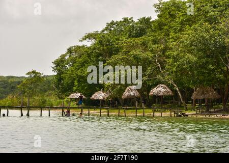 Peten Itza See ist der zweitgrößte See in Guatemala Stockfoto