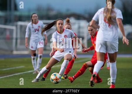 Cardiff, Wales, Großbritannien. April 2021. Julia Grosso aus Kanada beim Freundschaftsspiel zwischen Wales Women und Canada Women im Leckwith Stadium in Cardiff. Kredit: Mark Hawkins/Alamy Live Nachrichten Stockfoto