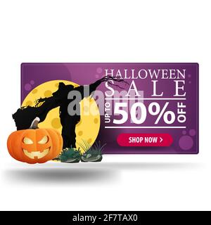 Halloween Sale, bis zu 50 Rabatt, lila modernes 3D Banner mit Scarecrow und Kürbis Jack gegen den Mond Stockfoto