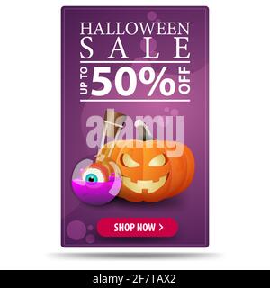 Halloween Sale, bis zu 50 Stück, lila vertikal modernes Banner mit für deine Kunst mit Kürbis Jack und Hexentrank Stockfoto