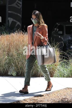 Los Angeles, Ca. April 2021. Jessica Alba beim Besuch ihrer Honest Company in Los Angeles, Kalifornien, am 9. April 2021. Quelle: Mpi999/Media Punch/Alamy Live News Stockfoto