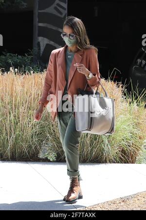 Los Angeles, Ca. April 2021. Jessica Alba beim Besuch ihrer Honest Company in Los Angeles, Kalifornien, am 9. April 2021. Quelle: Mpi999/Media Punch/Alamy Live News Stockfoto