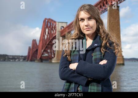 South Queensferry, Schottland, Großbritannien. April 2021. IM BILD: Christina Hendry, Alba-Parteikandidatin für die Region Lothian. Quelle: Colin Fisher/Alamy Live News Stockfoto